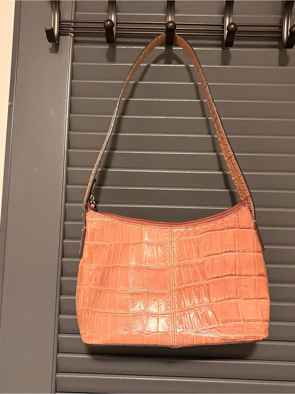 Fossil Vintage Croc-Embossed Leather Coral Shoulder Bag